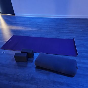 YogaSix - Ballantyne - Love the blue light! - Yoga Near Me - Charlotte, North Carolina