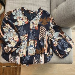 Very cute blouse!