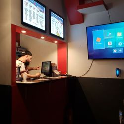 Crepu's Food - Small waiting area