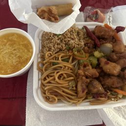 General Tso's L10. House Special Chicken Dinner Special -