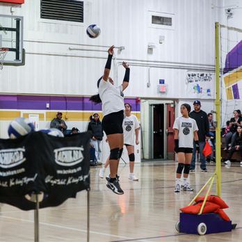 Aumni Sports - Volleyball - Sports Clubs Near Me Aumni Sports - Volleyball - Sports Clubs Near Me
