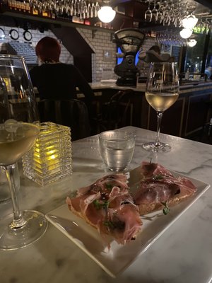 Vanguard Wine Bar (Upper East Side) by null