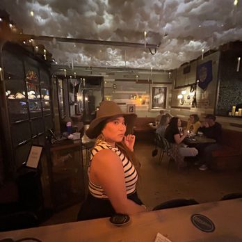 TWO BIRDS TAPHOUSE - Updated December 2025 - 447 Photos & 470 Reviews