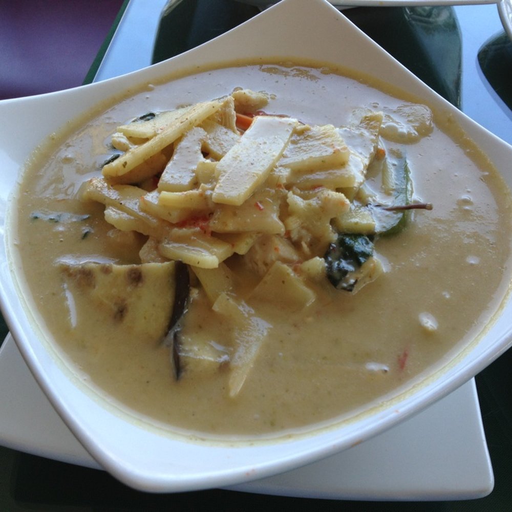 Bree Thai Restaurant - Green curry chicken - Thai Near Me - Chicago, Illinois