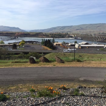 Celilo Inn - View from the Celilo Inn patio - Hotels Near Me - The Dalles, Oregon Celilo Inn - View from the Celilo Inn patio - Hotels Near Me - The Dalles, Oregon