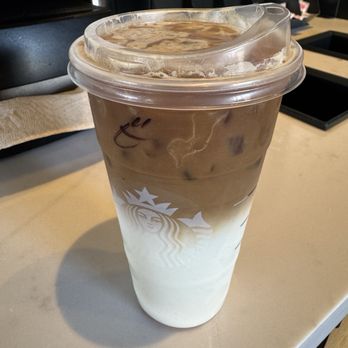 Starbucks - Coffee & Tea Near Me - Los Angeles, California