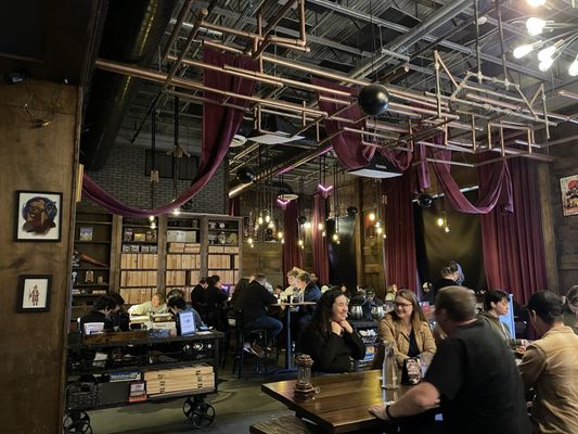 Vigilante Gastropub & Games by null