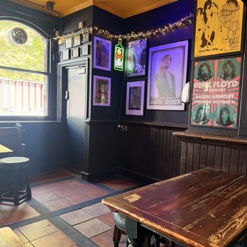 Elephants Head - Pubs Near Me - London, XGL Elephants Head - Pubs Near Me - London, XGL