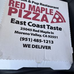 Your classic non-corporate ma' and pa' pizza box.