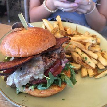 Driftwood Kitchen - Burger!!!! - Seafood Near Me - Laguna Beach, California