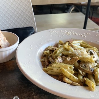 Da Vinci - Pollo Dish - Pizza Near Me - Bloomington, Indiana Da Vinci - Pollo Dish - Pizza Near Me - Bloomington, Indiana
