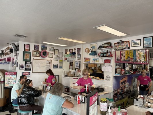 Mr D'z Route 66 Diner by null