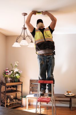 Lumina Electrical Services Logo