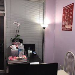 Max Feet Relax Center - Front desk.