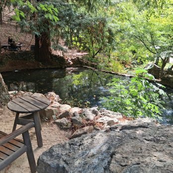 Boeger Winery - Pond and sitting area - Wineries Near Me - Placerville, California