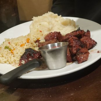 Mount Vernon - Steak tips mash and rice - Steakhouses Near Me - Somerville, Massachusetts