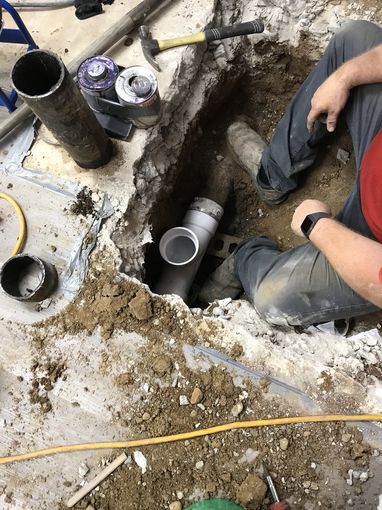 Slide of Sommer The Plumber