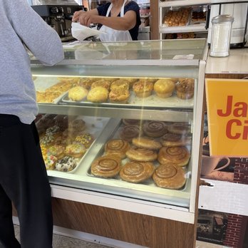 Bakers Donuts - Display - Donuts Near Me - Sacramento, California Bakers Donuts - Display - Donuts Near Me - Sacramento, California