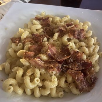 252 tavern - Mac and cheese, no onions - American Near Me - South Burlington, Vermont 252 tavern - Mac and cheese, no onions - American Near Me - South Burlington, Vermont
