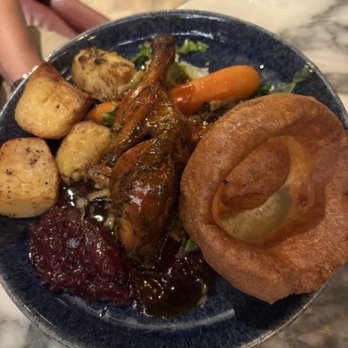 Old Compton Brasserie - Chicken Sunday roast - British Near Me - Soho, XGL Old Compton Brasserie - Chicken Sunday roast - British Near Me - Soho, XGL