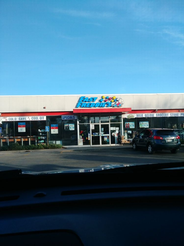 FAST FREDDIE’S Updated October 2024 471 Putnam Pike, Smithfield