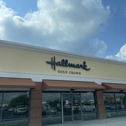 Banner's Hallmark - Outside signage