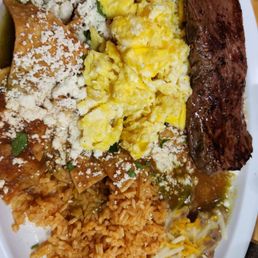 Chilaquiles w/ Steak Chilaquiles w/ Steak