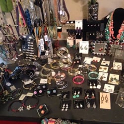 Maneframe Salon & Boutique