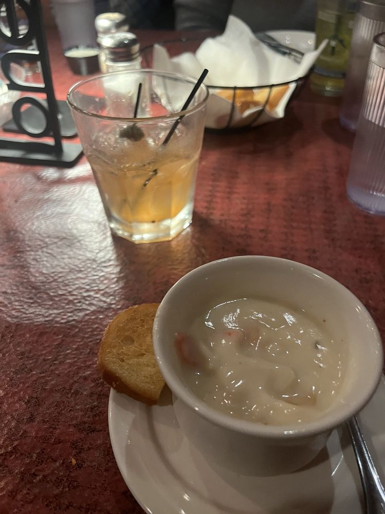 Off the Wolf Supper Club Logo