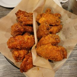 Soy Garlic & Mild Spicy Wings and Drumsticks / Medium Soy Garlic & Mild Spicy Wings and Drumsticks / Medium
