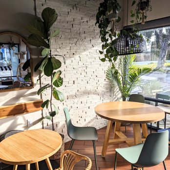Lele Cake - Corner table - Coffee & Tea Near Me - Los Gatos, California