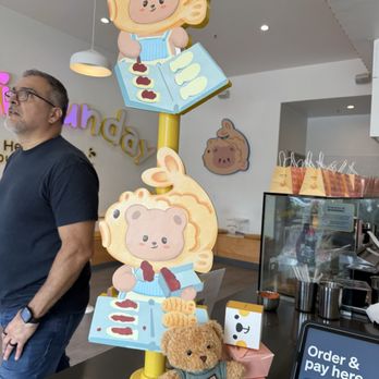 NiNi Sunday - Self serve order kiosks or with staff - Ice Cream & Frozen Yogurt Near Me - Sacramento, California NiNi Sunday - Self serve order kiosks or with staff - Ice Cream & Frozen Yogurt Near Me - Sacramento, California