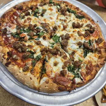 5 Star Pizza - Pizza Near Me - Ontario, California