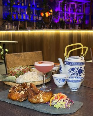 Dzô Viet Eatery by null