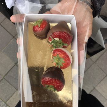 Confiserie Chocolaterie Crevin - Chocolatiers & Shops Near Me - Bruges, VWV