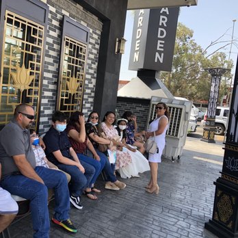 Imperial Garden - Waiting outside(room for about 30 or so guests). - Chinese Near Me - Mexicali, BCN
