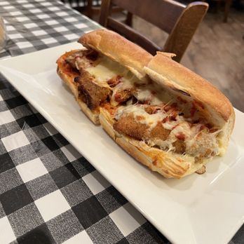 LA Bella Roma Pizzeria - Chicken Parmigiana - Pizza Near Me - Paramus, New Jersey