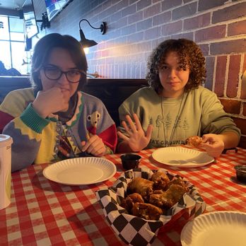 Woodstone Pizzeria - Pizza Near Me - Bakersfield, California