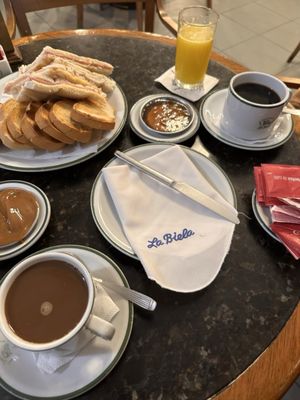 La Biela by null