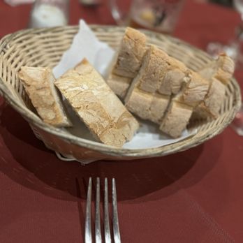 Trattoria Melo - Fresh crusty bread - Italian Near Me - Rome, RM Trattoria Melo - Fresh crusty bread - Italian Near Me - Rome, RM