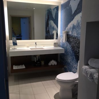 Courtyard by Marriott Santa Monica - Vanity in bathroom - Hotels Near Me - Santa Monica, California