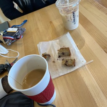 Cafe De Oro - oat milk latte, iced chai latte, chocolate chip banana - Coffee & Tea Near Me - Riverwoods, Illinois