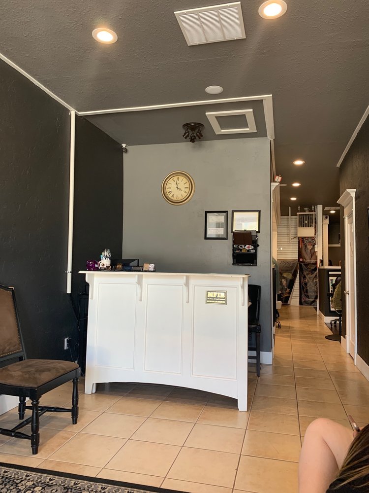 HEARTS & HANDS TATTOO AND PIERCING 138 Photos & 21 Reviews 546 S