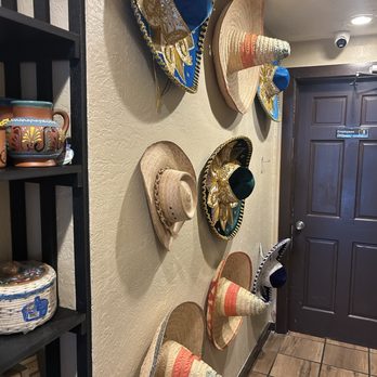 La Jali - Decor - Mexican Near Me - Taylor, Michigan