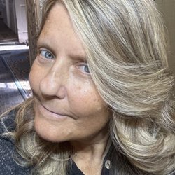 Studio 139 - Blonde highlights by Megan