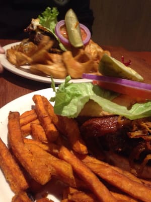 Collie's Sports Bar & Grill by null