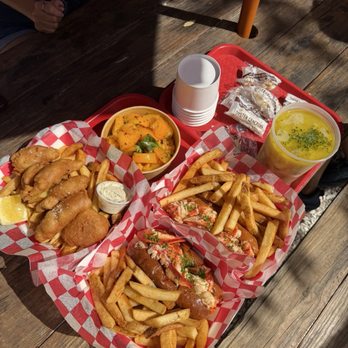 Dune Brothers - New American Near Me - Providence, Rhode Island