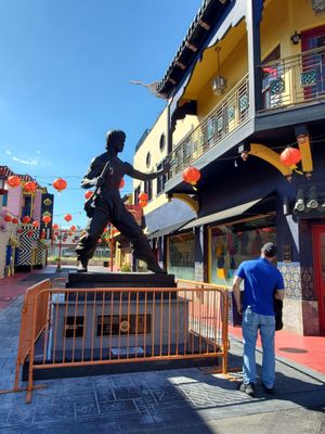 Chapman Plaza by null