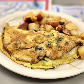 Flight Deck Diner - Diners Near Me - Rio Grande, New Jersey
