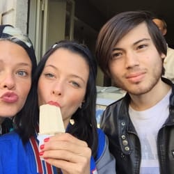 A prendere un gelato/cannolo con le donatella